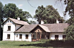 Dworek Marii Konopnickiej potrzebuje Twojej Pomocy